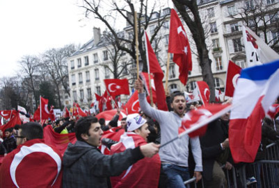 Турция отзывает посла во Франции из-за закона о геноциде армян