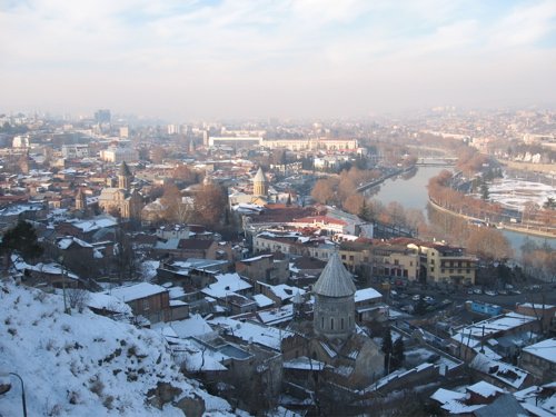 Снегопад продолжается в Тбилиси и по всей Грузии