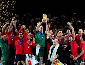 Чемпионат мира по футболу завершился победой сборной Испании