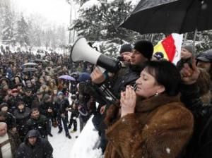 Алла Джиоева объявила себя президентом Южной Осетии - ее обвиняют в цветной революции