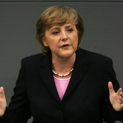 Партия Меркель решила предложить странам добровольный выход из Евросоюза